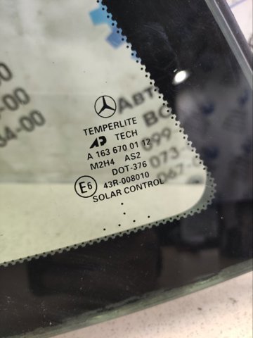 Скло багажника, ліве A1636700712 MERCEDES