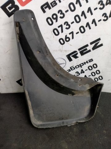 Бризговик задній, правий A1638900278 MERCEDES