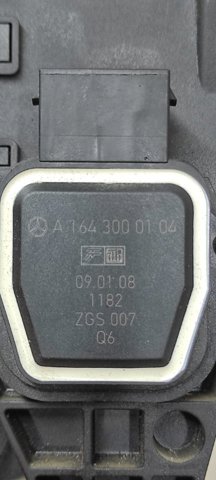 Підаль газу A1643000104 MERCEDES