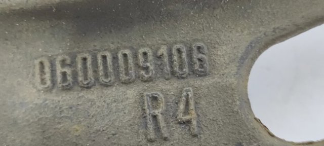 Правий важіль передній нижній підвіски A1643303807 MERCEDES