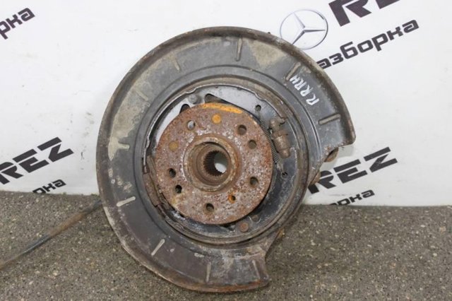 Цапфа права A1643501408 MERCEDES