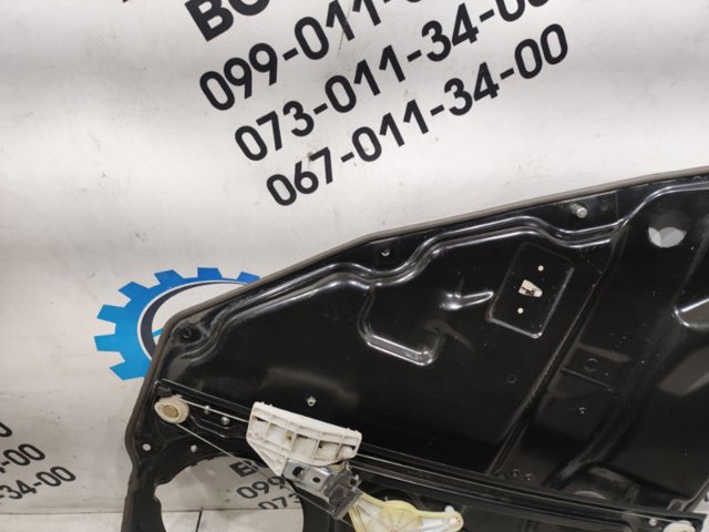 Склопідйомник задніх правих дверей A1647300479 MERCEDES