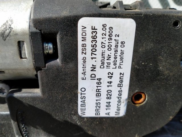 Двигун приводу люка A1648201442 MERCEDES