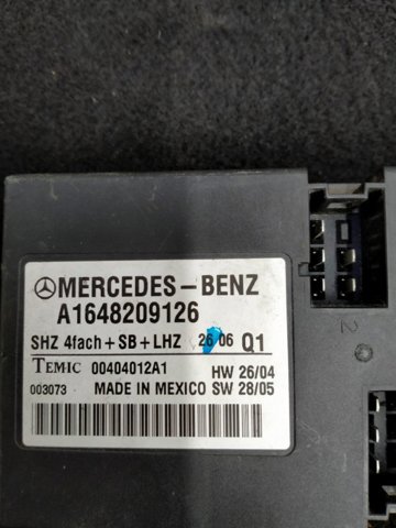 Перемикач підрульовий, в зборі A1648209126 MERCEDES