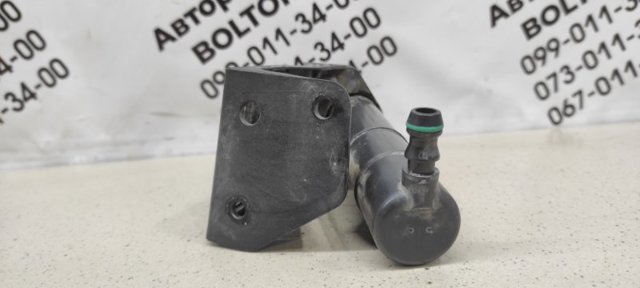 Форсунка омивача фари передньої, правої A1648600647 MERCEDES