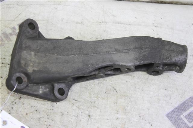 Кронштейн подушки (опори) двигуна, правої A1662230404 MERCEDES