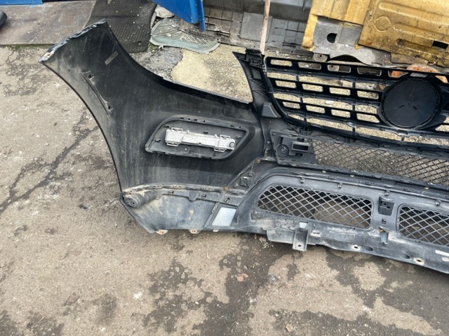 Буфер (бампер) передній A16688500259999 MERCEDES