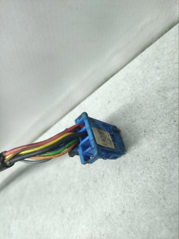 Амортизатор кришки багажника A1668900430 MERCEDES