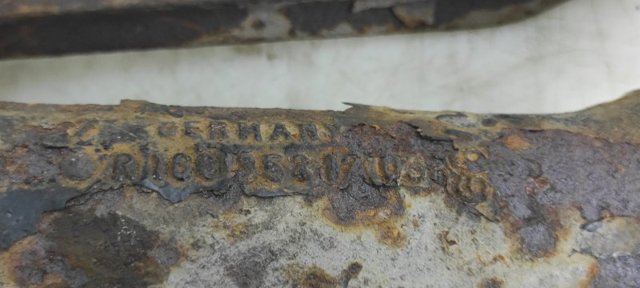 Важіль/тяга задньої підвіски подовжній нижній, лівий A1683503306 MERCEDES