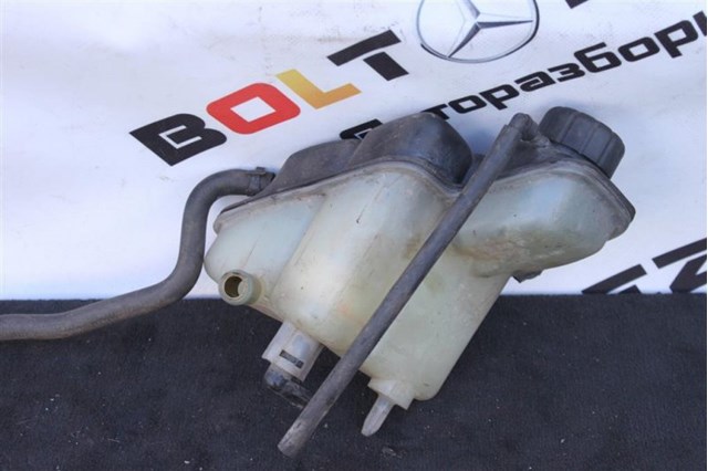 Водяний бачок системи охолодження A1685000149 MERCEDES