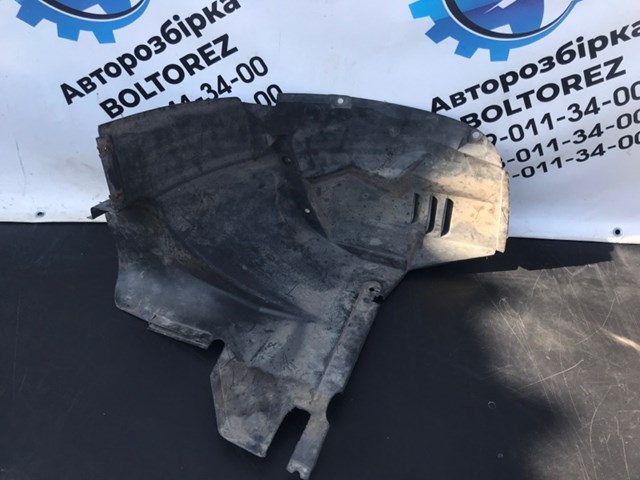 Підкрилок переднього крила, правий передній A1686902630 MERCEDES