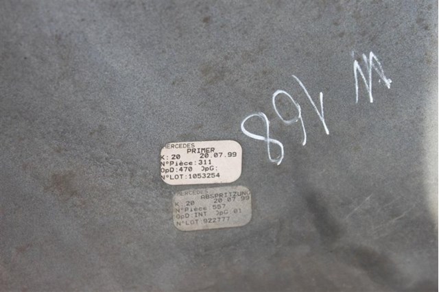 Переднє праве крило A1688800418 MERCEDES
