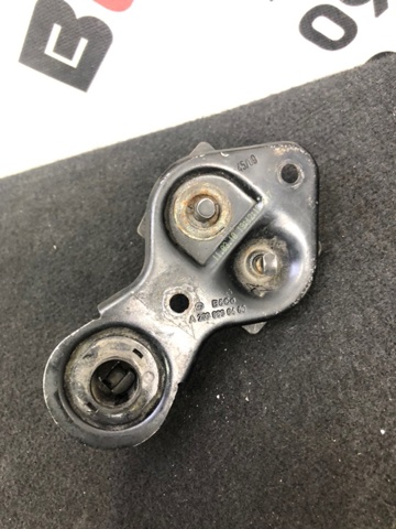 Запор капота (замок і привід замка капота) A2038800460 MERCEDES