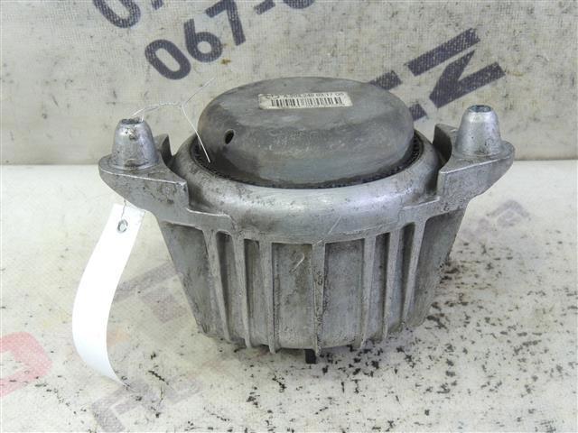 Права подушка мотора A2042400317 MERCEDES