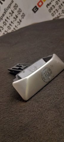 Ручка звільнення (стоянкового) ручного гальма A2044270020 MERCEDES
