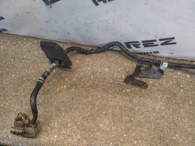Кабель стартера A2044403940 MERCEDES