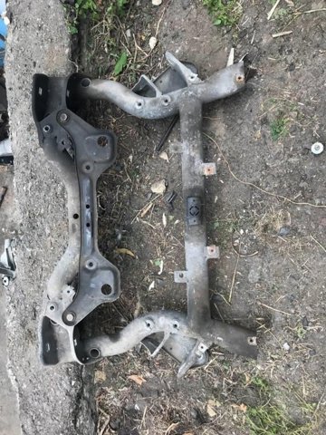 Підрамник передній A2046280557 MERCEDES