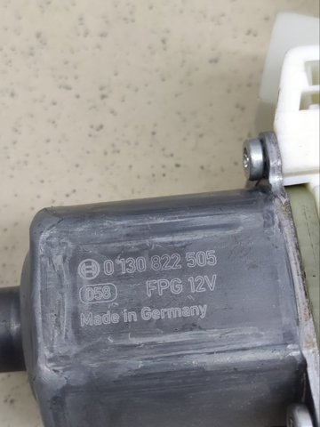 Привід ліфта задній A2048200542 MERCEDES