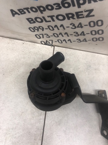 Помпа водяна, (насос) охолодження, додатковий електричний A2048350364 MERCEDES