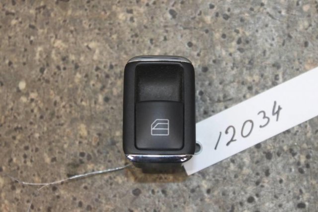 Кнопки переднього правого склопід'ємника A2048707358 MERCEDES