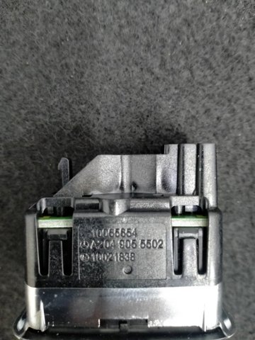 Кнопка вмикання двигуна склопідіймача передня права A2049055502 MERCEDES