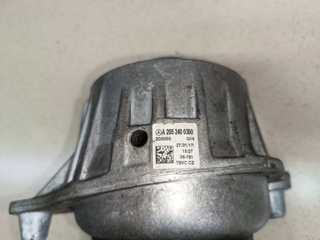 Подушка (опора) двигуна, права передня A2052400300 MERCEDES