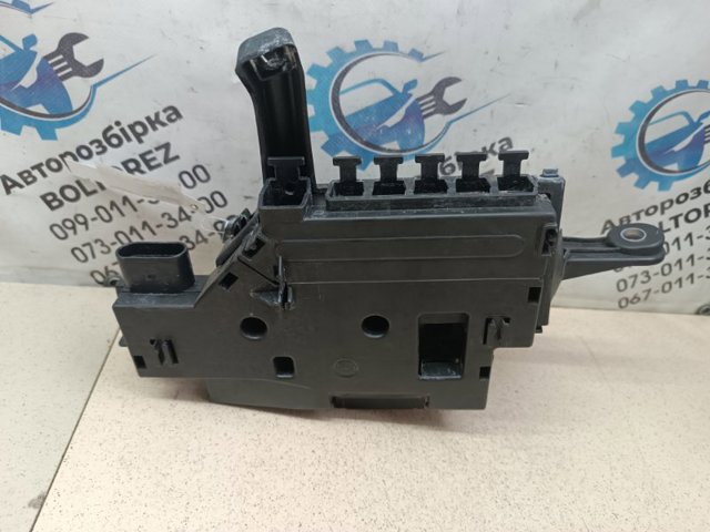 Коробка запобіжників A2055406811 MERCEDES