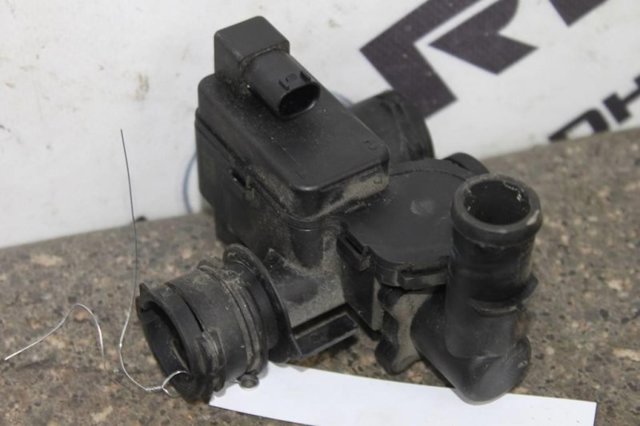 Кран пічки (обігрівача) A2118320584 MERCEDES