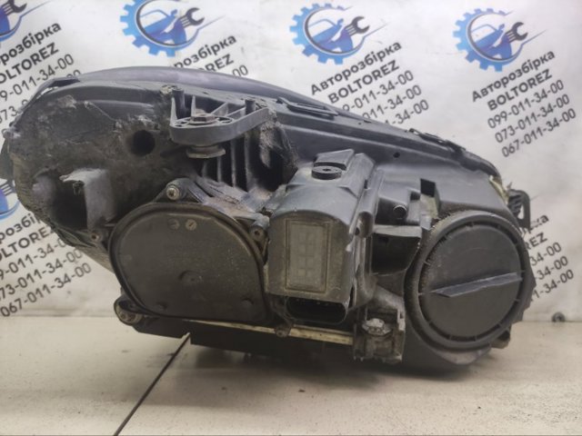 Скло лівого ліхтаря A2128204939 MERCEDES