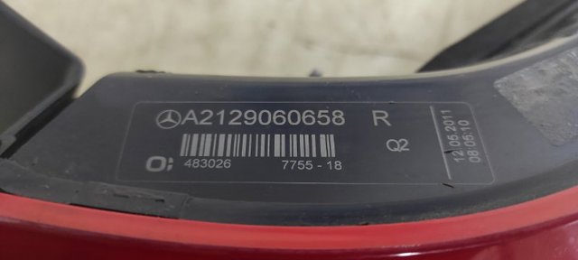 Задній правий зовнішній ліхтар A2129060658 MERCEDES