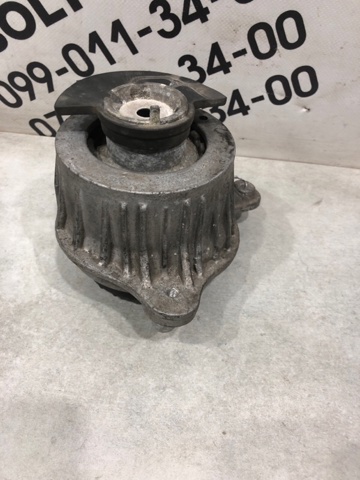Права опора двигуна A2132402500 MERCEDES