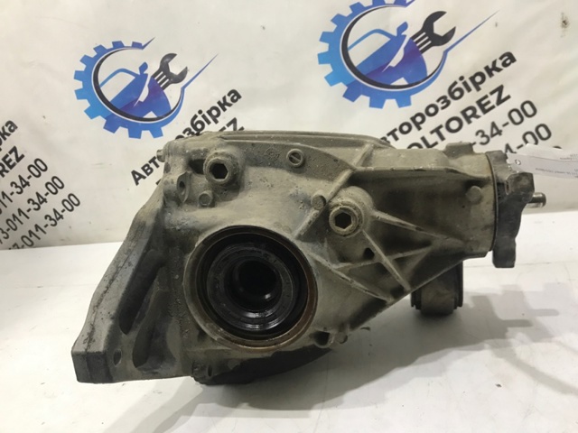 Кришка редуктора заднього A2133510005 MERCEDES
