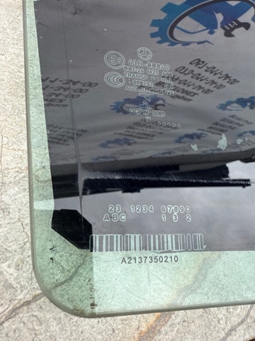 Скло заднє праве A2137350210 MERCEDES