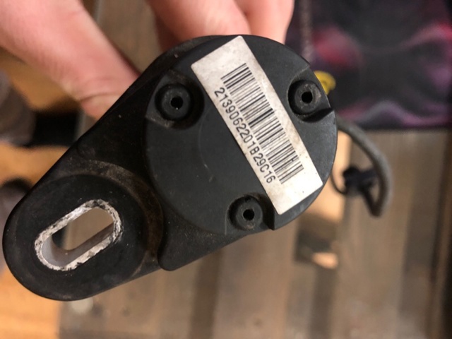 Піропатрон петлі капота A2139062201 MERCEDES
