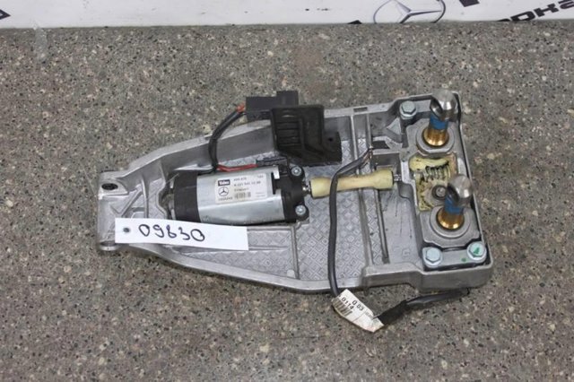Двигун переміщення рульової колонки A2205400288 MERCEDES