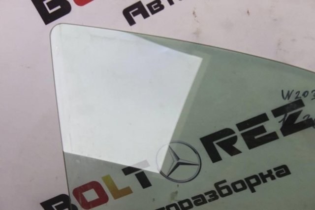 Скло передньої правої двері A2207200418 MERCEDES
