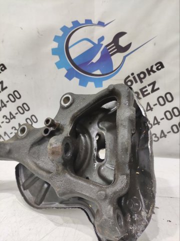 Цапфа поворотна права A2213324601 MERCEDES