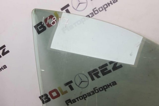Скло передніх дверей, правих A2217201618 MERCEDES