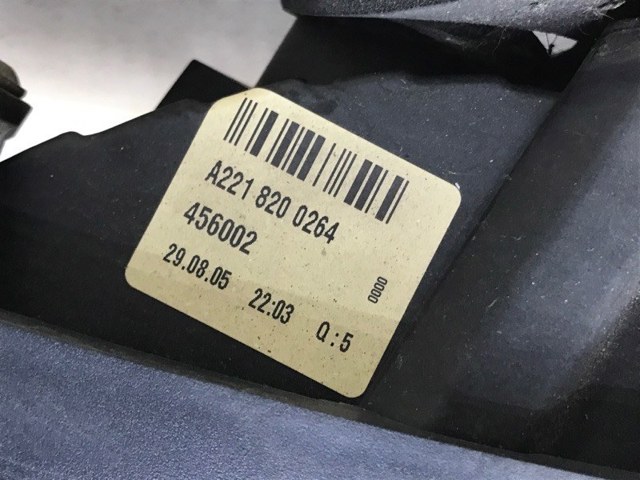 Задній правий стоп A2218200264 MERCEDES