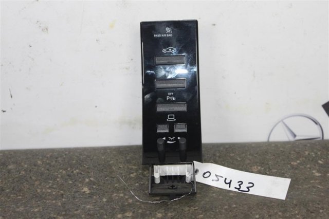 Блок кнопок центральної консолі A2218202910 MERCEDES