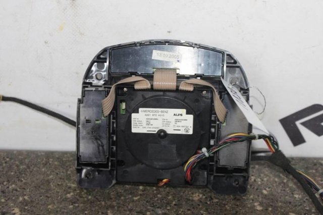 Блок кнопок центральної консолі A2218704310 MERCEDES