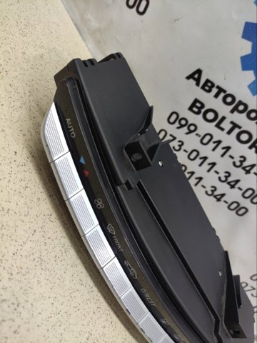 Блок кнопок центральної консолі A2218704758 MERCEDES