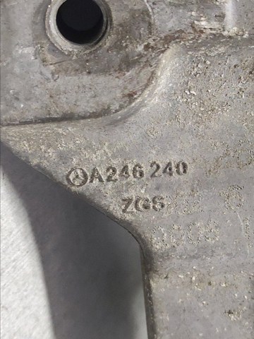 Права подушка мотора A2462401817 MERCEDES