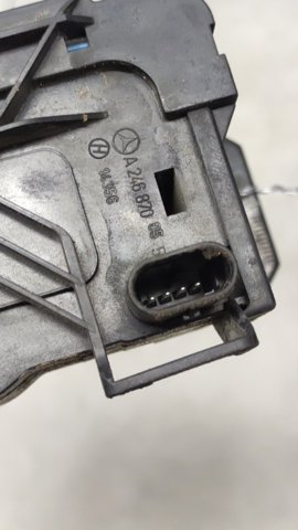 Запор капота (замок і привід замка капота) A2468800460 MERCEDES