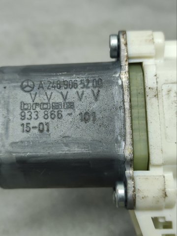 Двигун склопідіймача двері передньої, правої A2469065200 MERCEDES