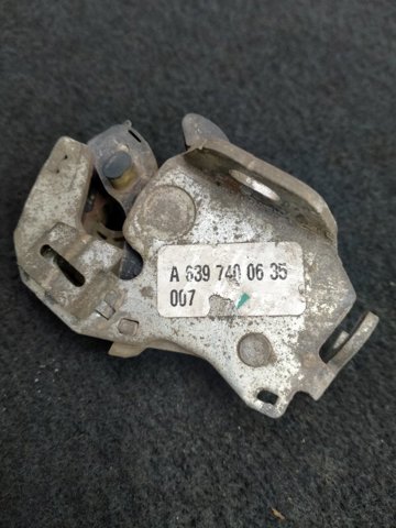 Замок задньої правої двостулкової двері, верхній A6397400635 MERCEDES