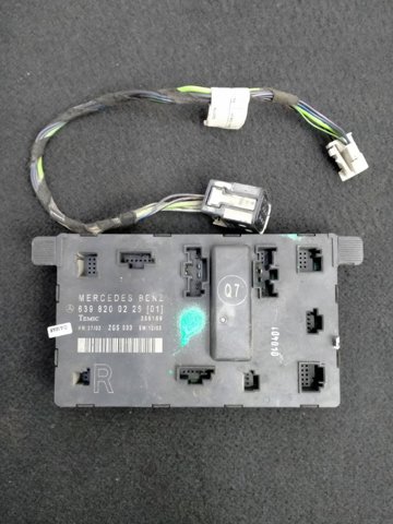 Блок комфорту передніх дверей A6398200226 MERCEDES