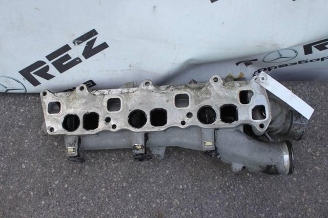 Колектор впускний, правий A6420905037 MERCEDES
