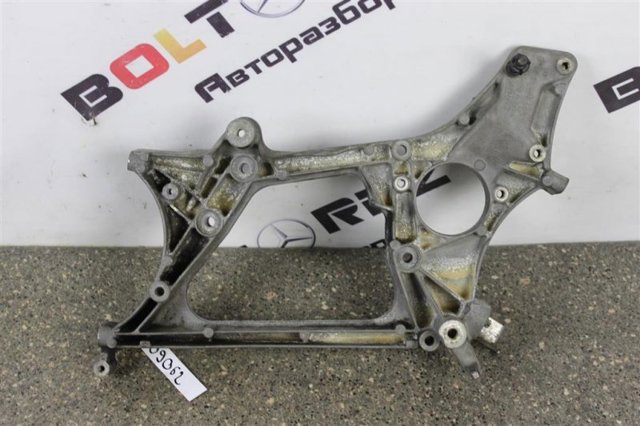 Кронштейн генератора Mercedes GLK