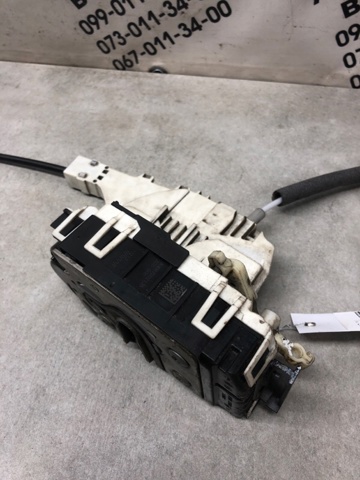Замок водійських дверей A9067202135 MERCEDES